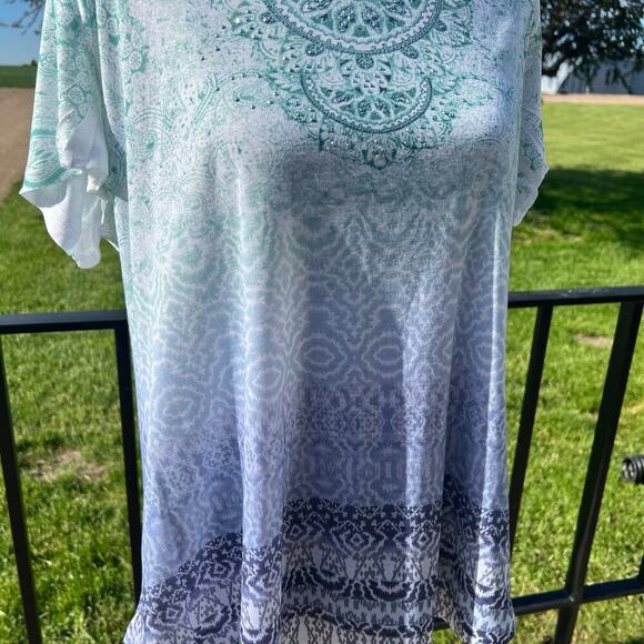 WORLD UNITY women’s XL ombré T-shirt, shades of blue and teal. - Picture 4 of 8